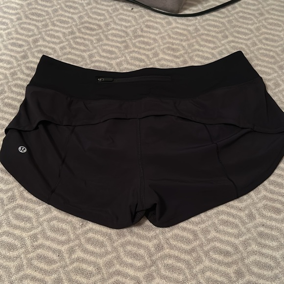 Lulu lemon size 8 speed up shorts. Black. - Picture 2 of 2